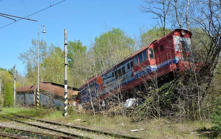 Obr. 3 Zaznamenané následky neočakávaného posunu HDV s naloženými vozňami s ťažkým nákladom a nezapojenými do samočinnej priebežnej brzdy, Slovenská republika. Zdroj: interné materiály ŽSR